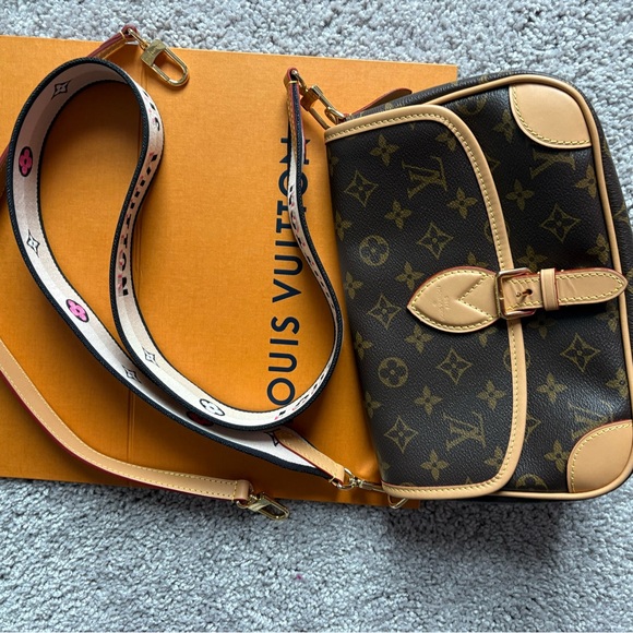 Louis Vuitton Diane Bag Monogram NM - Picture 5 of 8